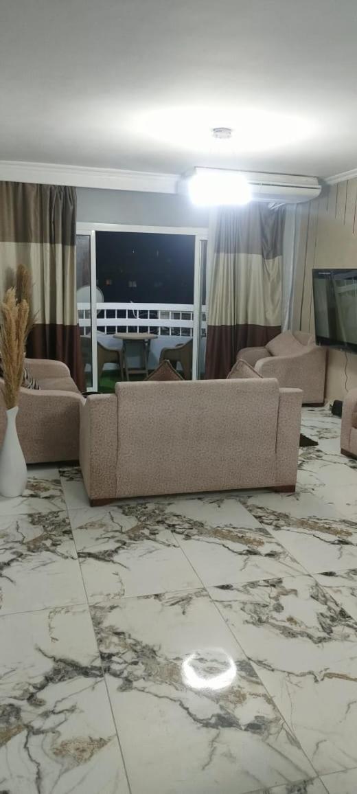 واحة السعادة للعائلات Apartment